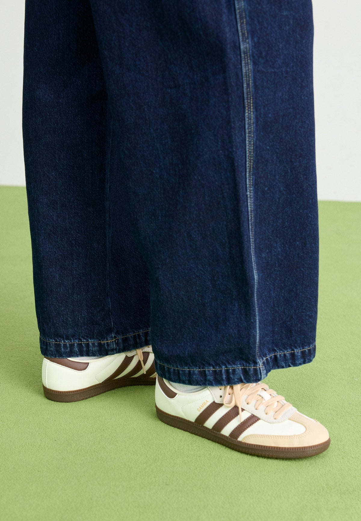 adidas Samba OG - Off White / Earth Strata / Gum
