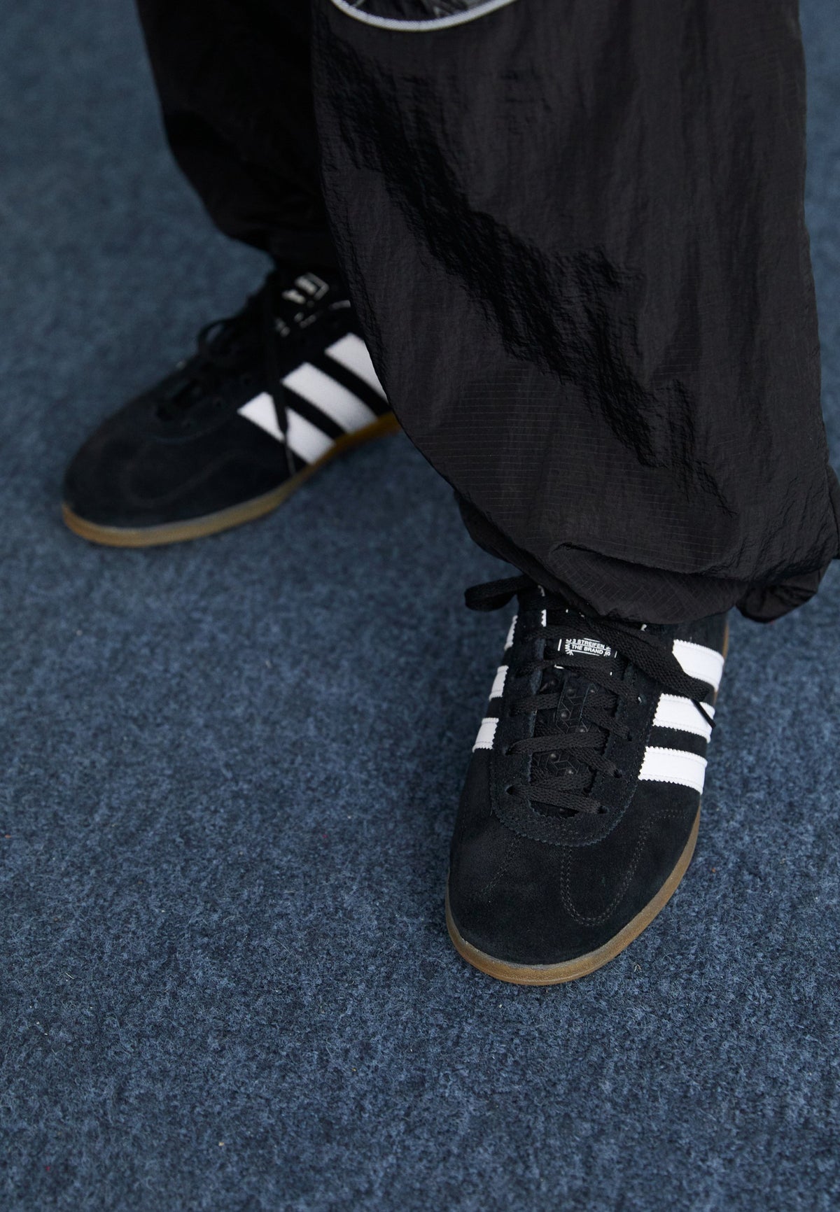 adidas Gazelle LO Pro W - Black / White / Gum