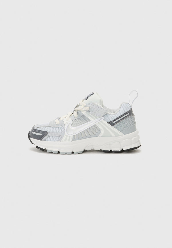 Nike Vomero 5 - Pure Platinum / Metallic Silver-coloured / Summit White / Dark Grey
