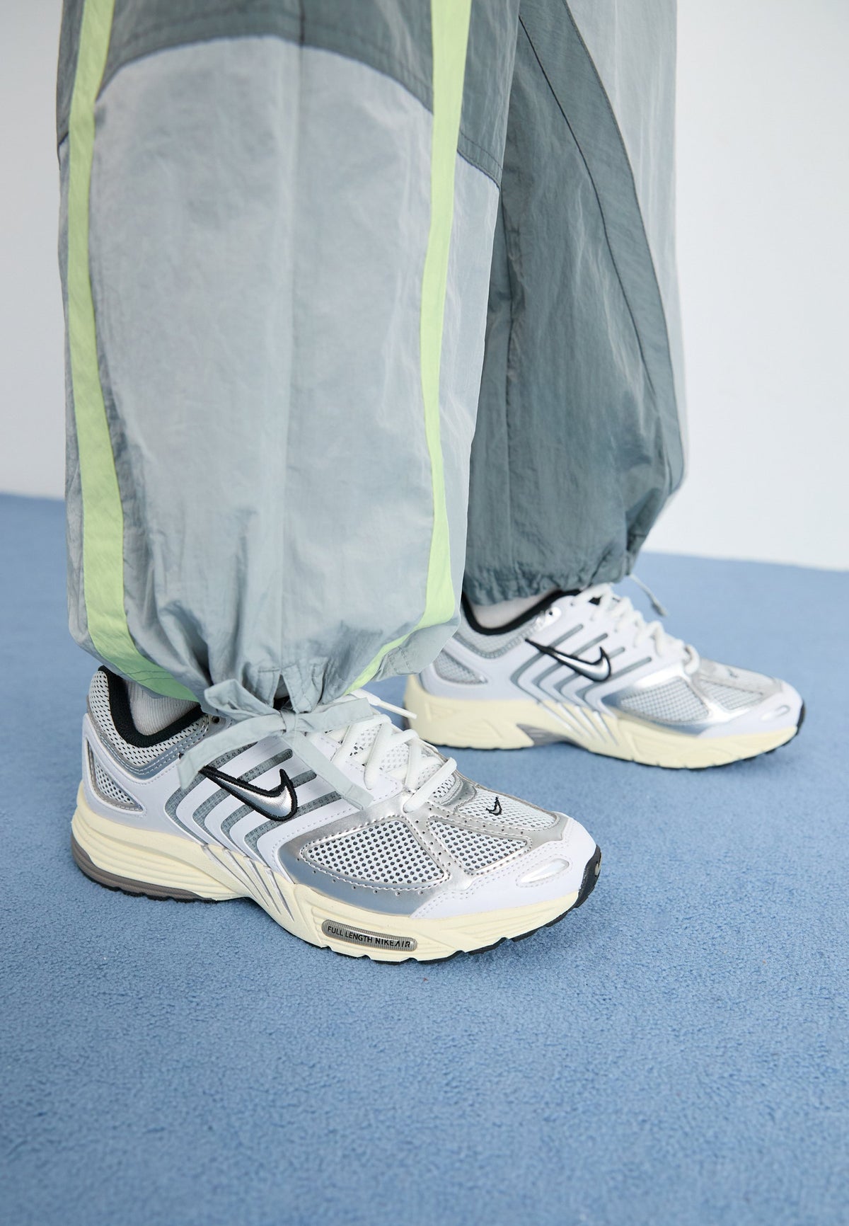 Nike Air Pegasus 2005 - White / Metallic Silver / Coconut Milk / Black