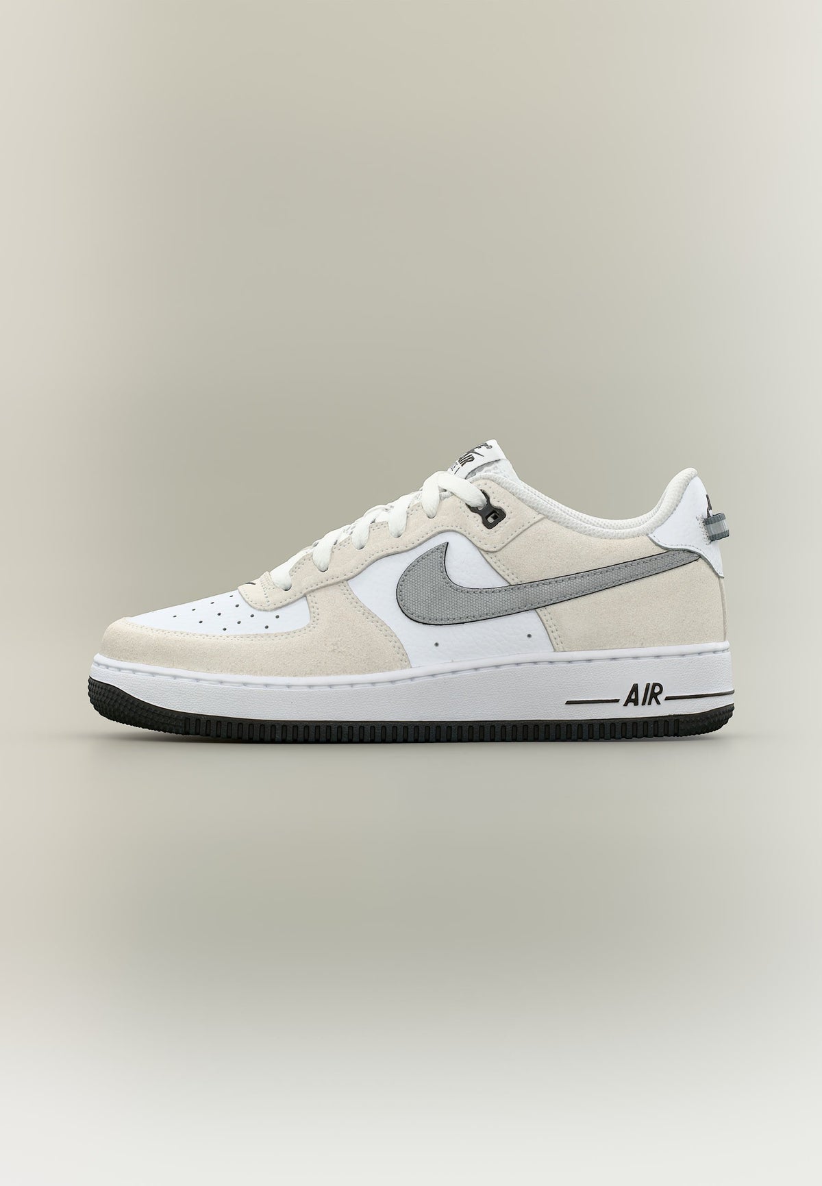 Nike Air Force 1 07 LV8 - White / Metallic Cool Grey / Black / Cool Grey / Summit White