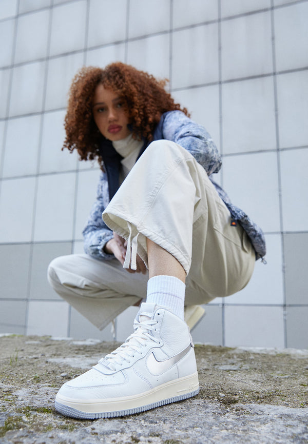 Nike W AF1 Strapless - Summit White / Silver / Coconut Milk / Wolf Grey