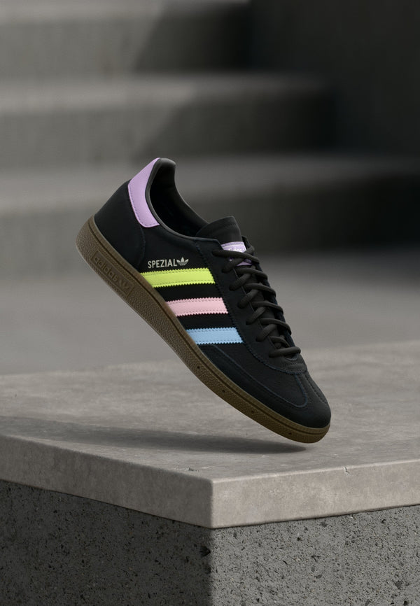 adidas Handball Spezial Japan - Core Black / Glow Blue / Off White