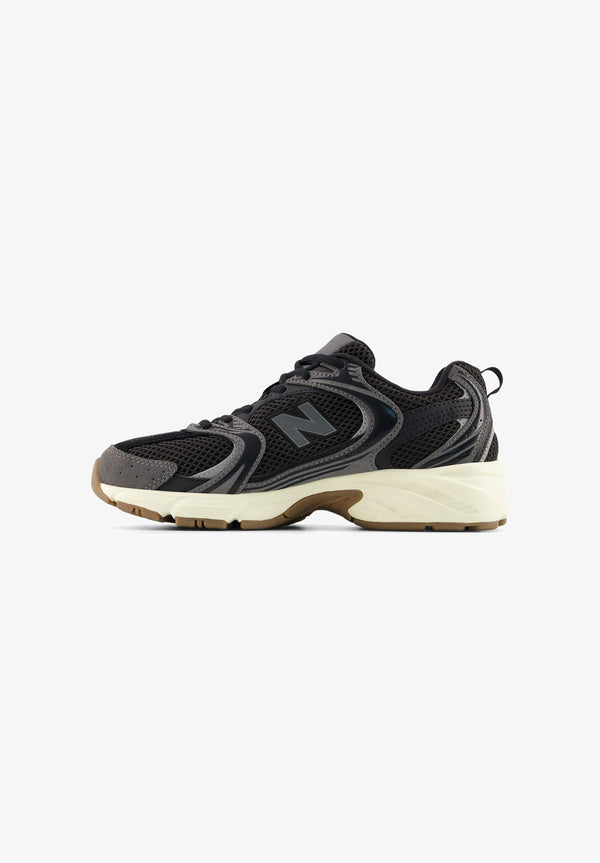 New Balance 530 - Zwart / Castlerock