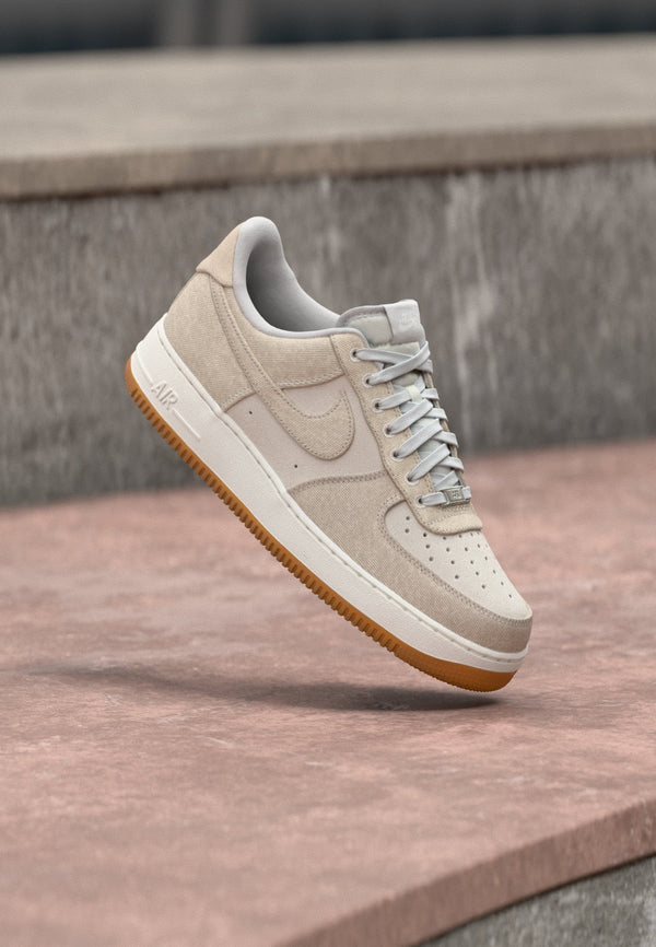 Nike Air Force 1 07 LV8 - Vast Grey / Summit White / Med Brown