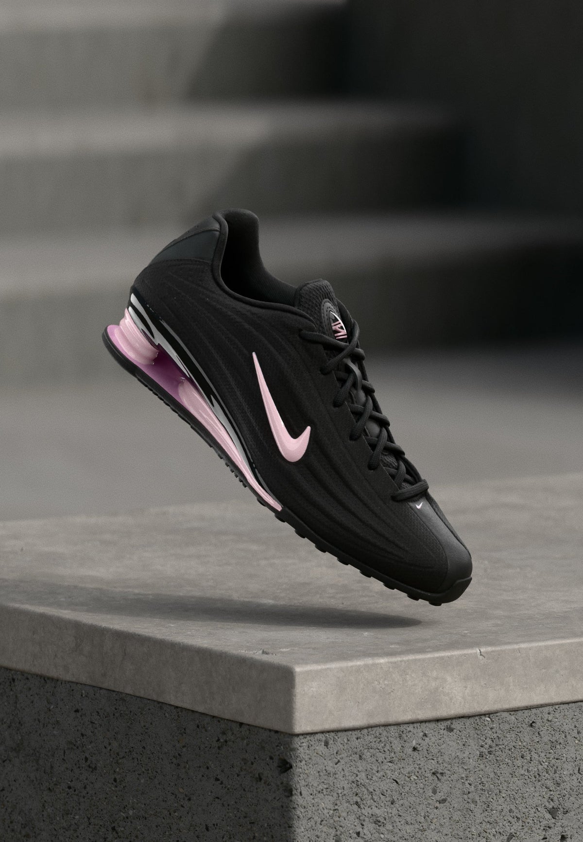 Nike Shox Z - Black / Pink Foam / Off Noir