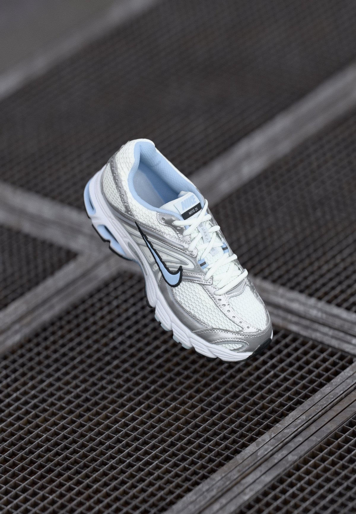 Nike Air Max Moto 2K - White / Hydrogen Blue / Metallic Silver-coloured / Black / Flat Silver-coloured
