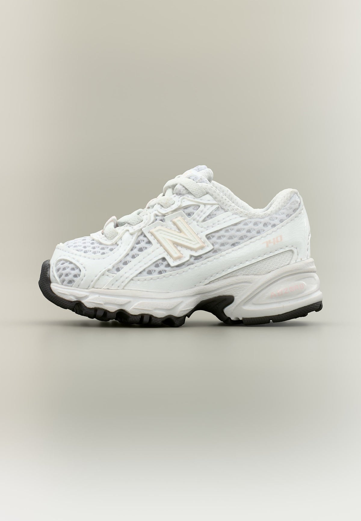 New Balance 740 - White / Rose Sugar