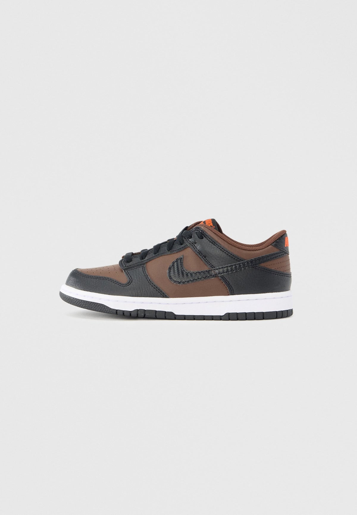 Nike Dunk Low - Chocolate / Black / White / Cosmic Clay