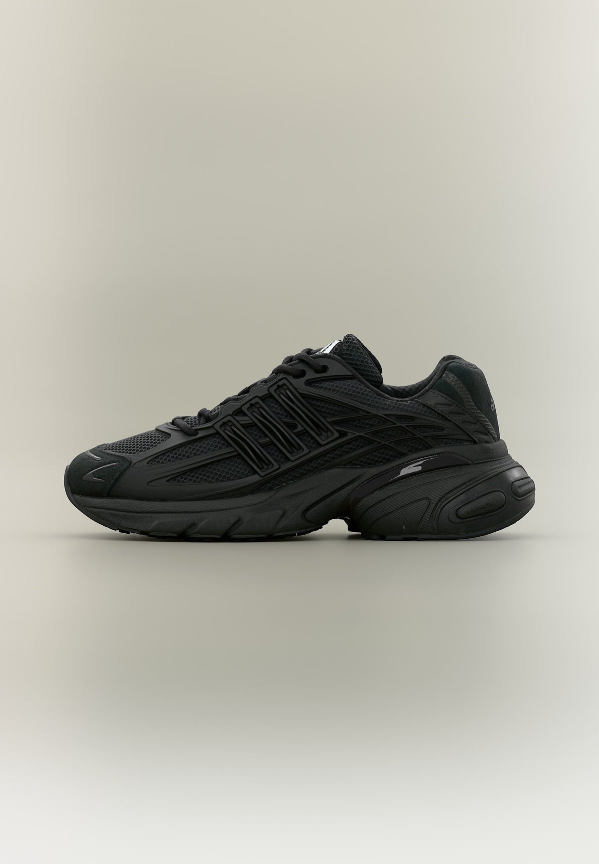 adidas Adistar XLG 20 - Core Black / Footwear White