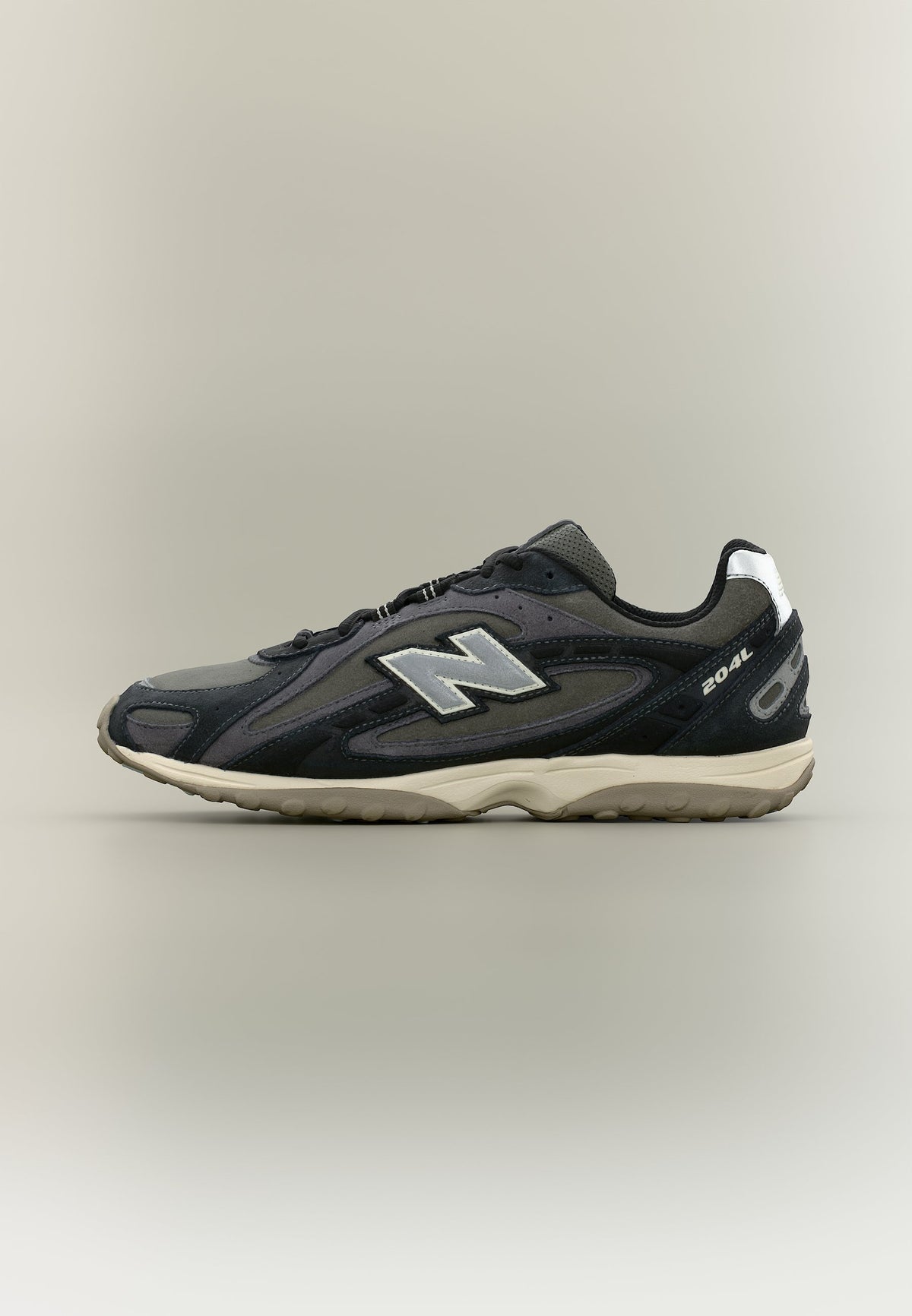 New Balance U204L - Black / Magnet