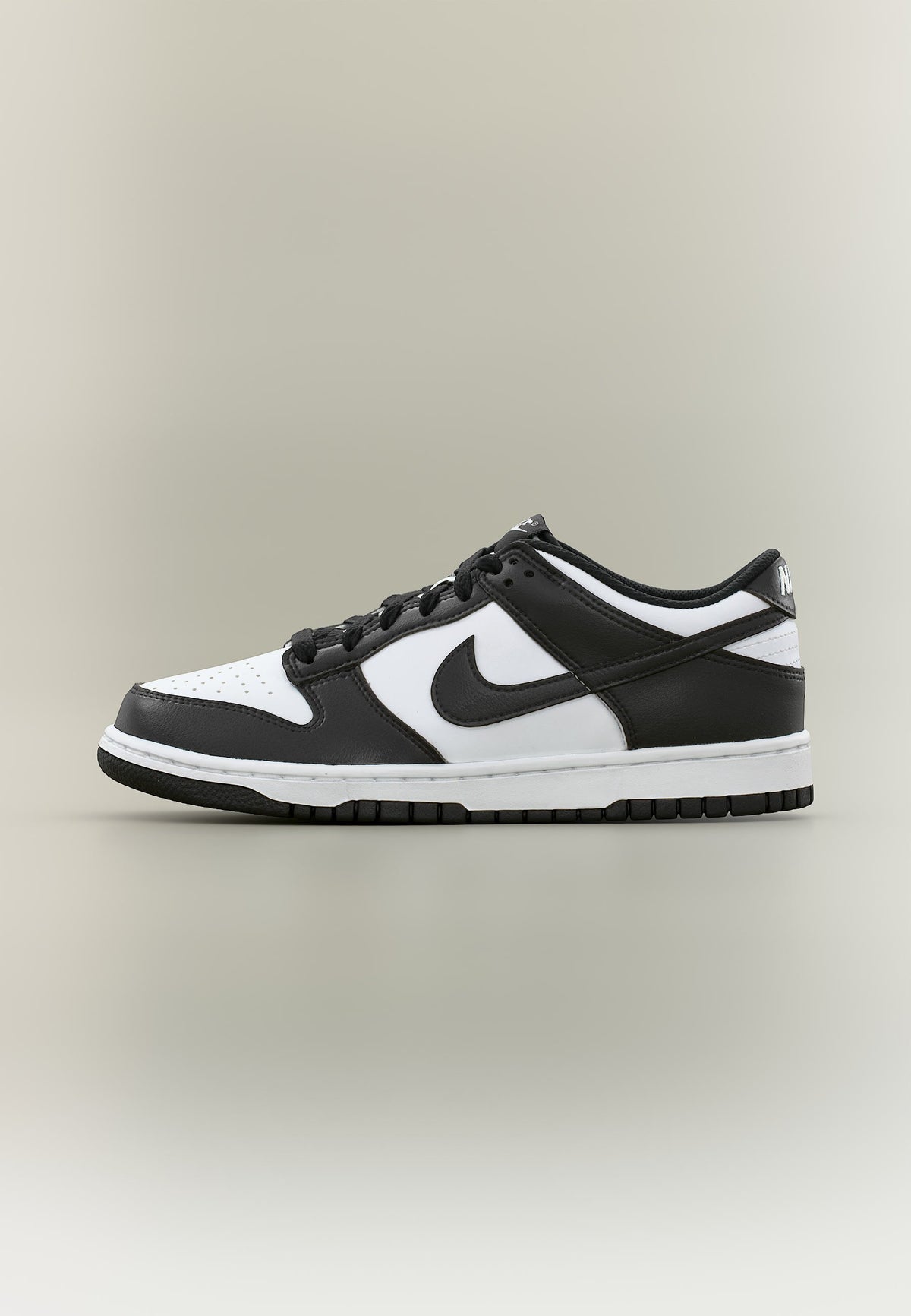 Nike Dunk - White / Black