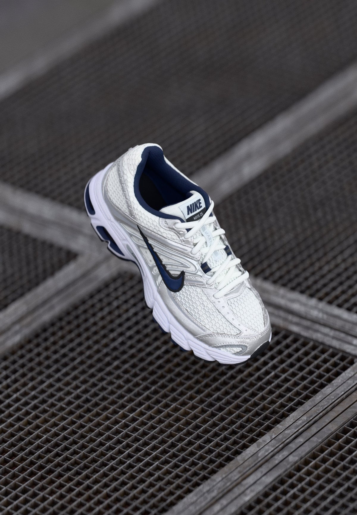 Nike Air Max Moto 2K - White / Midnight Navy / Metallic Silver-coloured / Black / Flat Silver-coloured