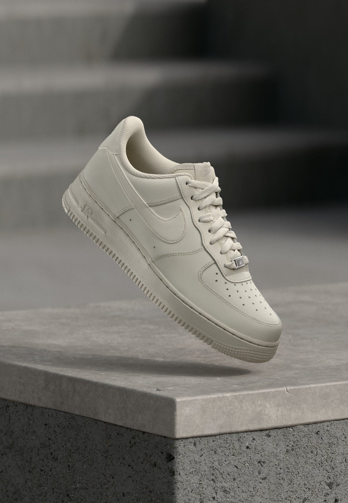 Nike Air Force Low - Light Bone / Light Bone / Metallic Silver