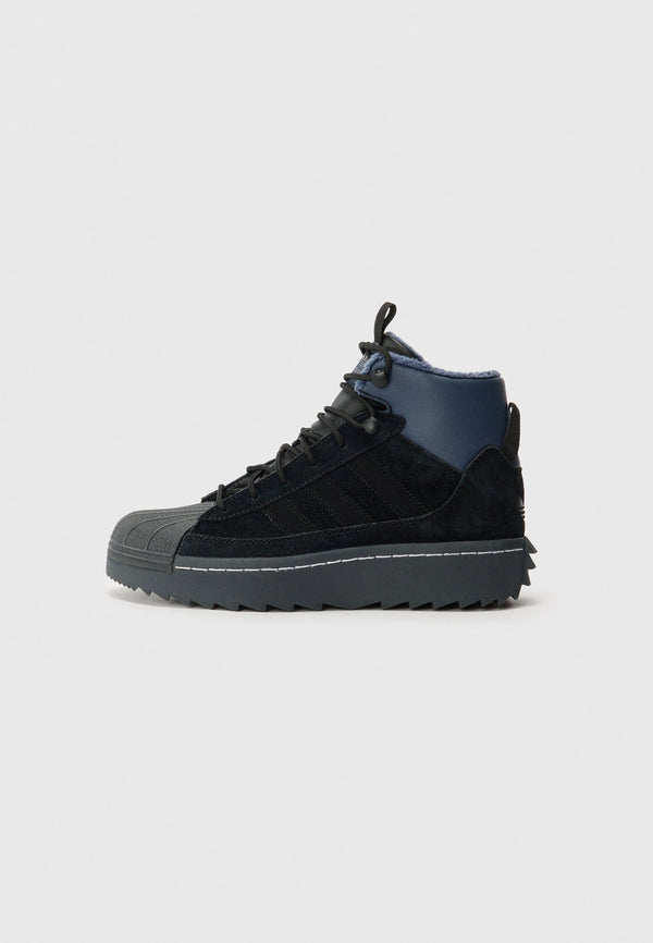 adidas Superstar Trek - Core Black / Carbon