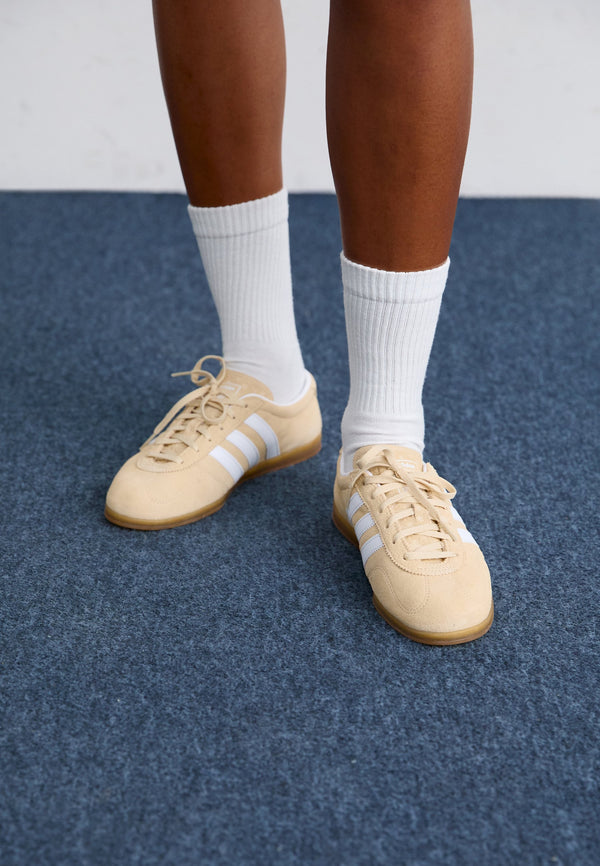 adidas Gazelle LO Pro W - Sand Strata / White / Gum