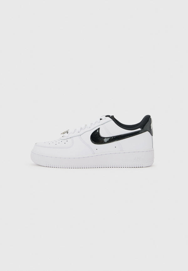 Nike Air Force 1 - White / Black